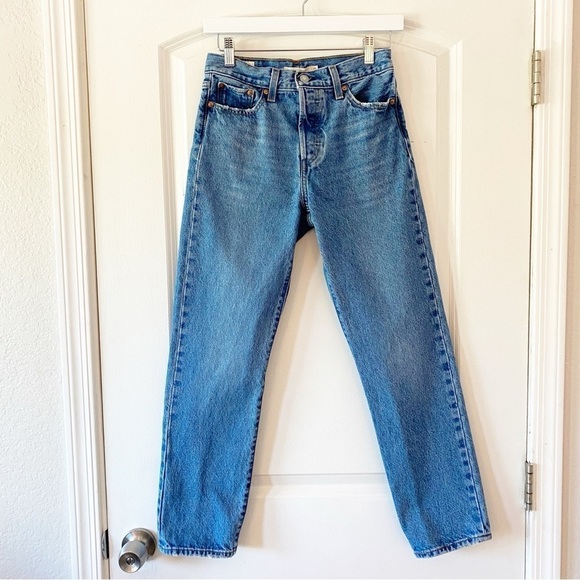 LEVI’S Wedgie Straight Jean In Oxnard Haze Medium Wash - Picture 6 of 14